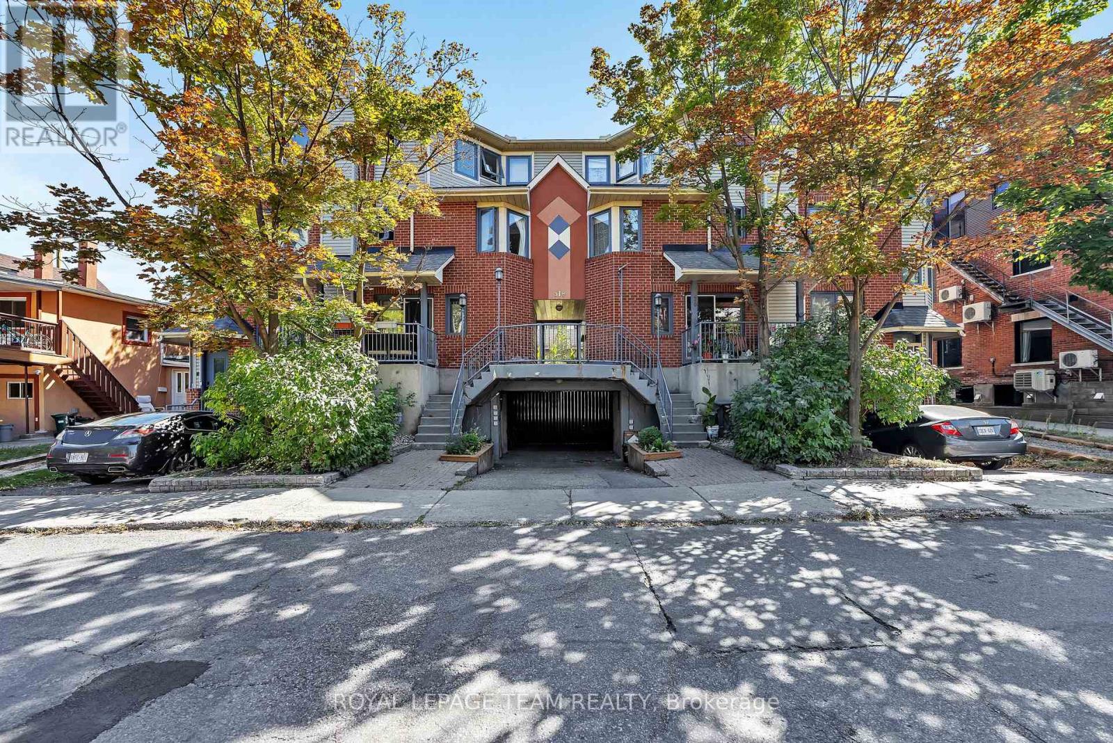 9 518 Lisgar St, Ottawa, ON K1R 5H5