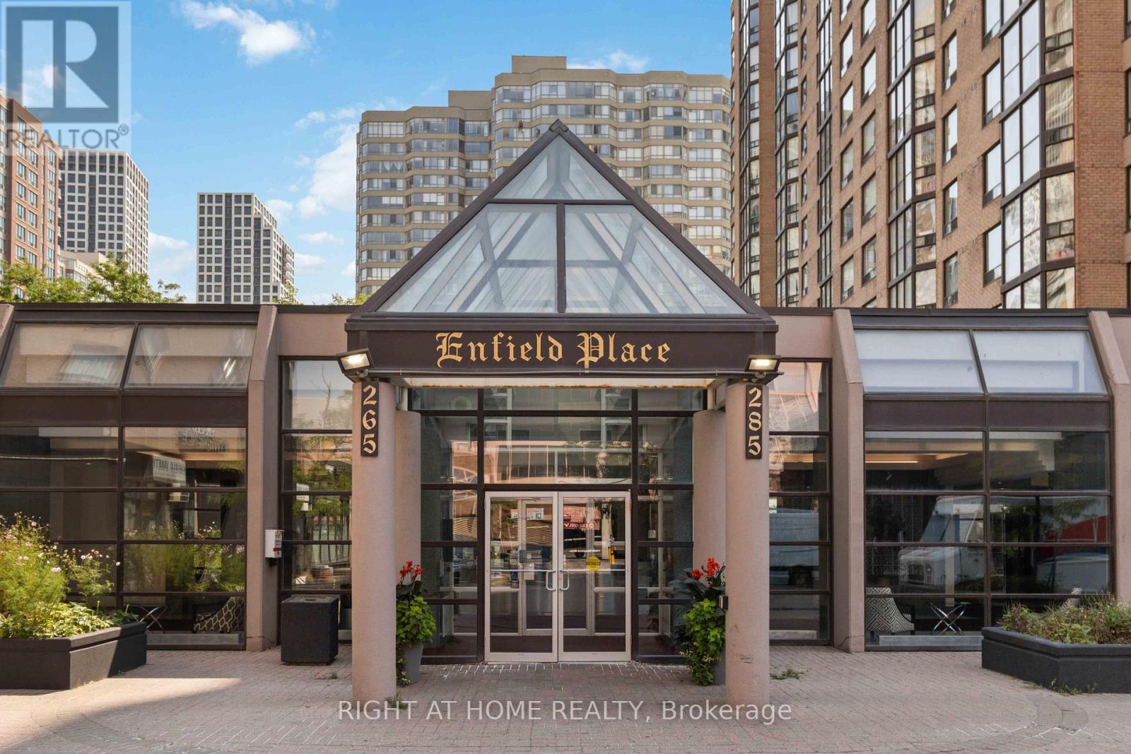 611 285 Enfield Pl, Mississauga, ON L5B 3Y6