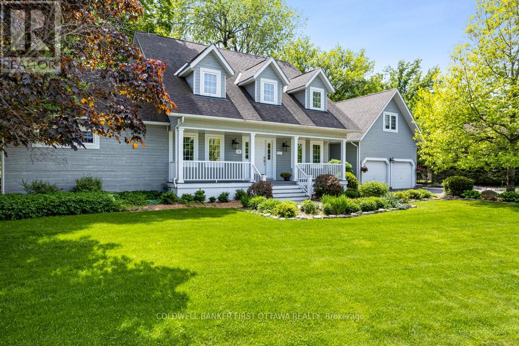 10 Perkins Blvd, Perth, ON K7H 3L6