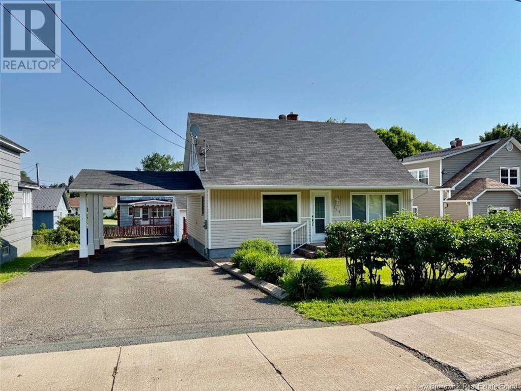 319 Goderich St, Dalhousie, NB E8C 1T8