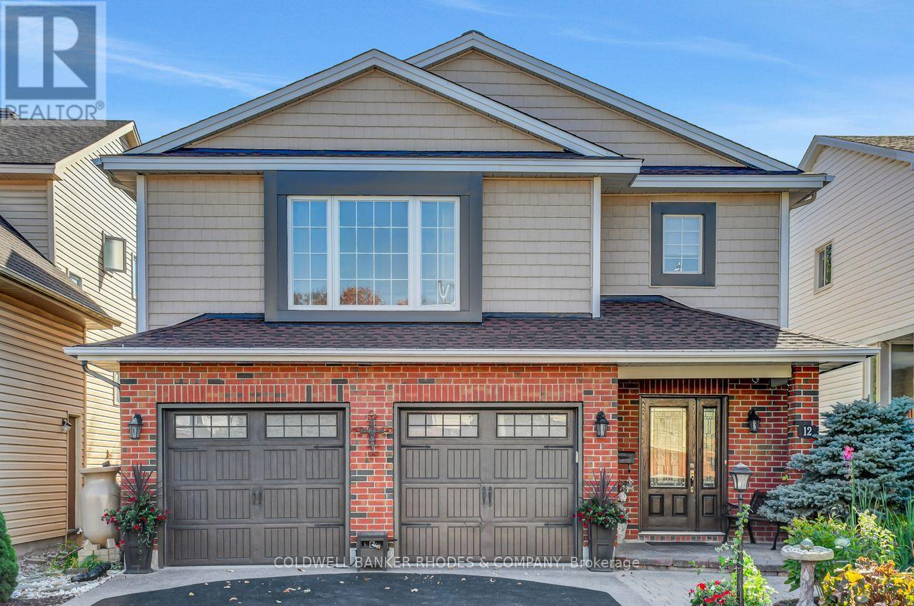 12 Bramblegrove Cres, Ottawa, ON K1T 3G3