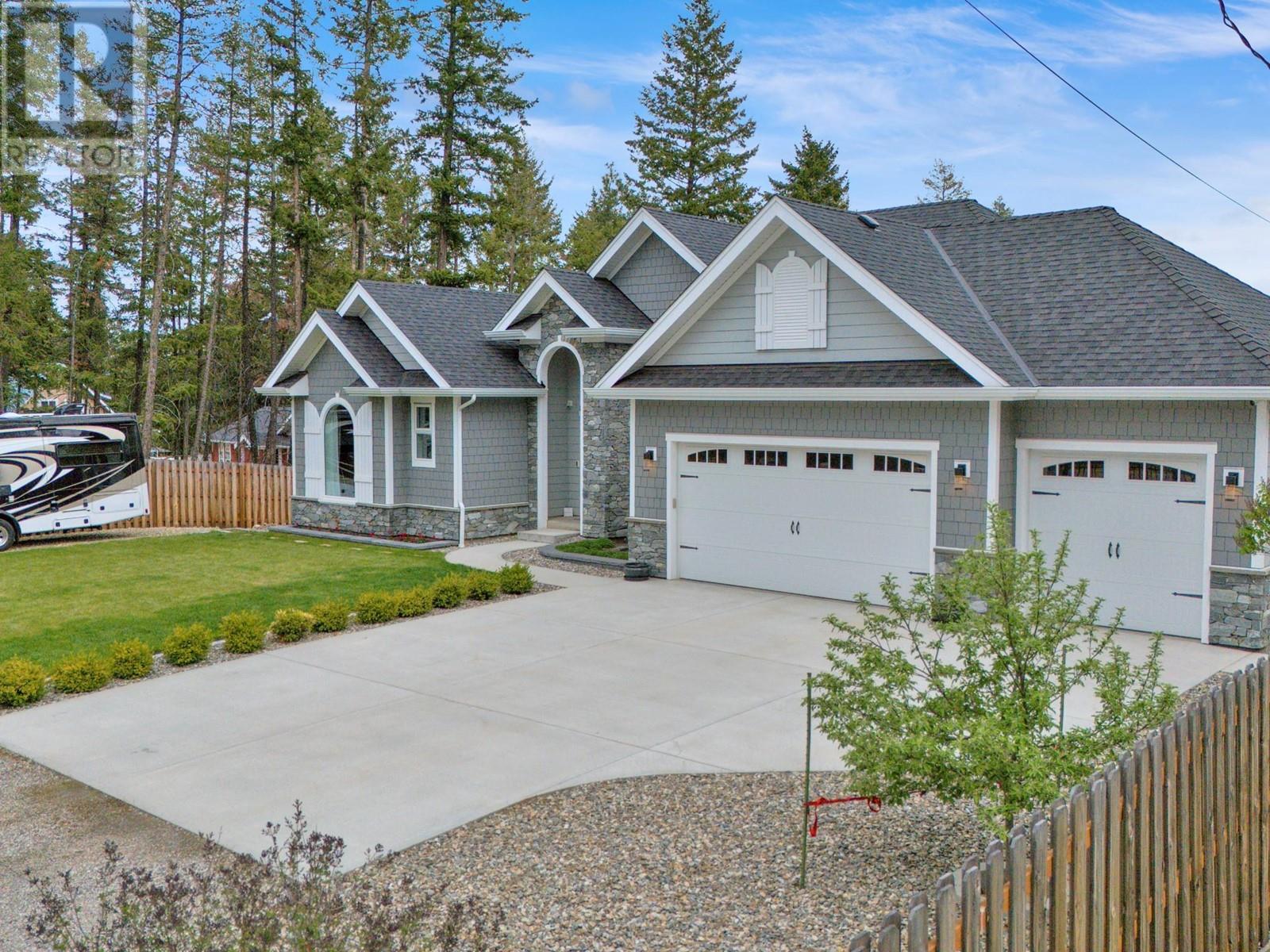 7255 Dunwaters Rd, Kelowna, BC V1Z 3W4