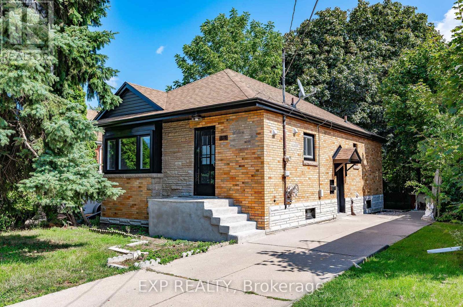 397 E 28th St, Hamilton, ON L8V 3J9