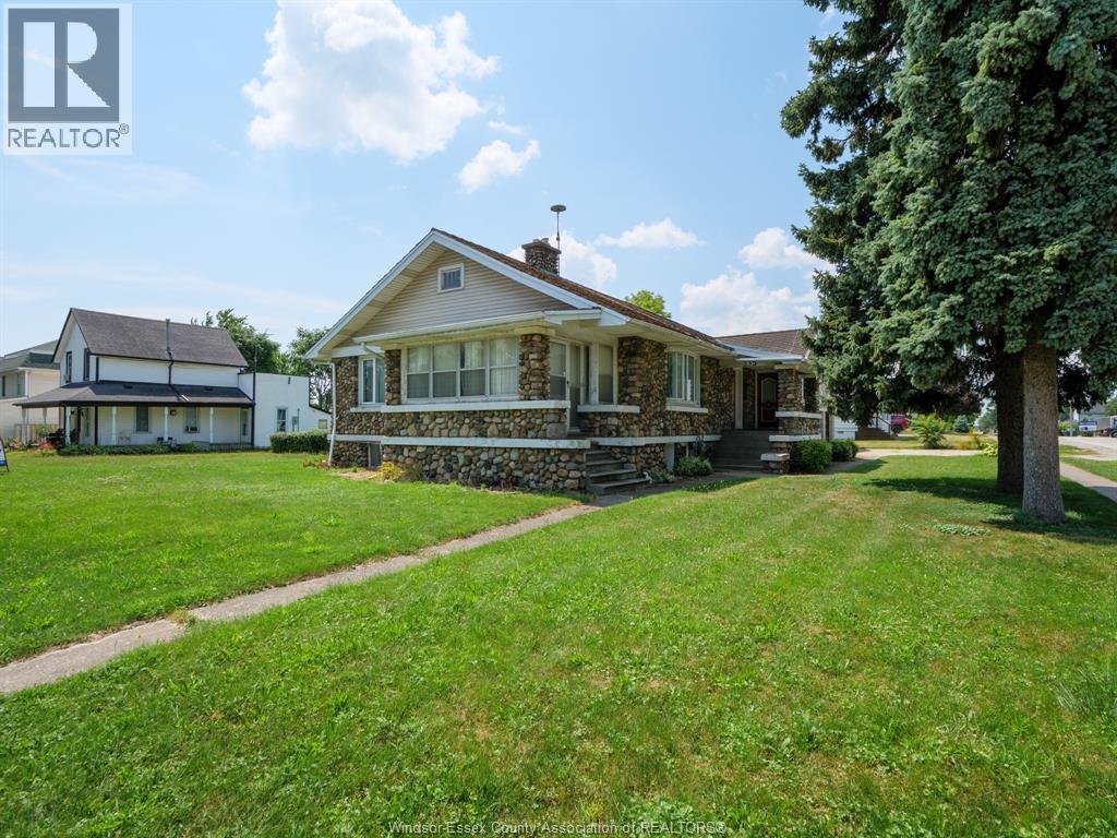 235 Queen St, Essex, ON N0R 1G0