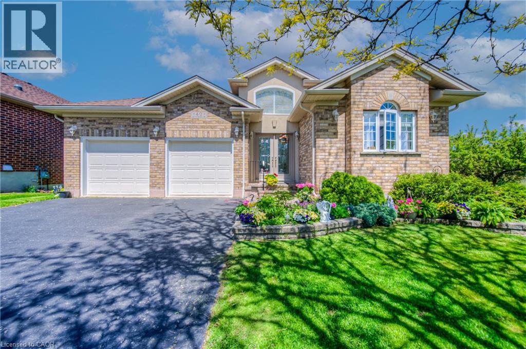40 Devonshire Dr, Wilmot, ON N3A 4J7