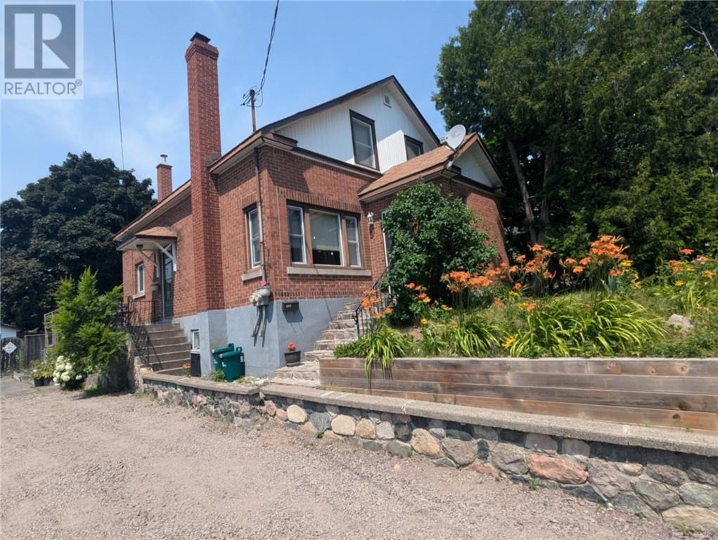 251 Dyouville St, Sudbury, ON P3C 5G1