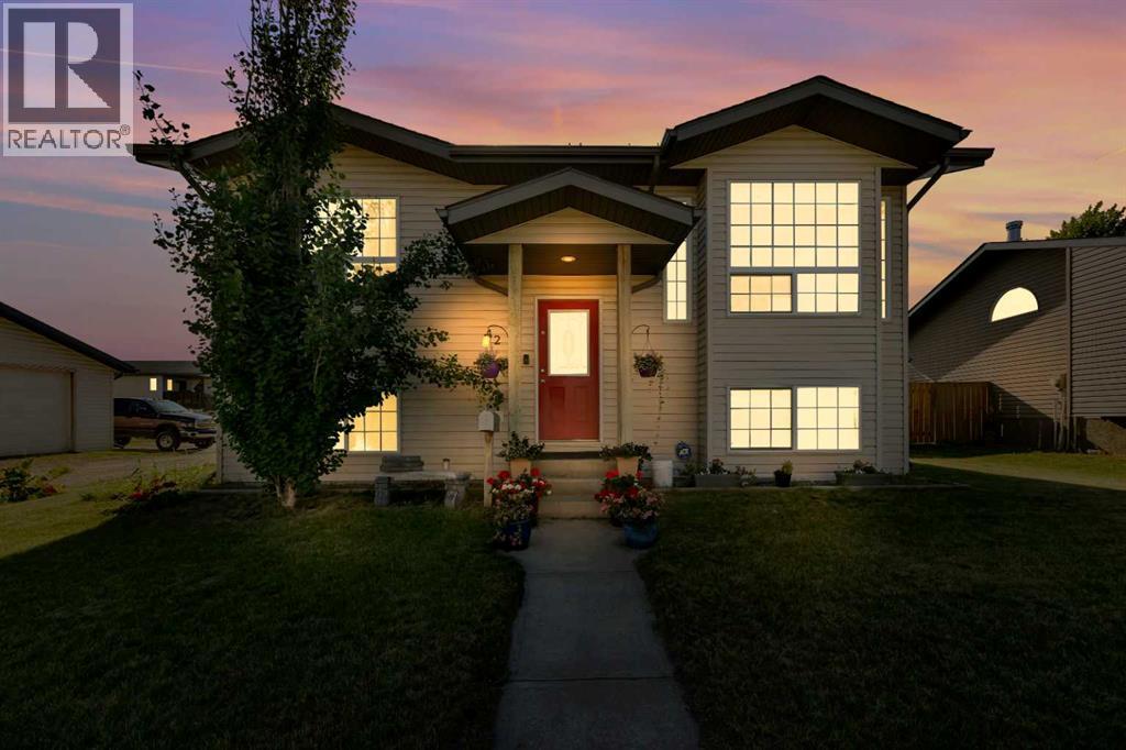 52 Parkside Cres, Blackfalds, AB T4M 0E9