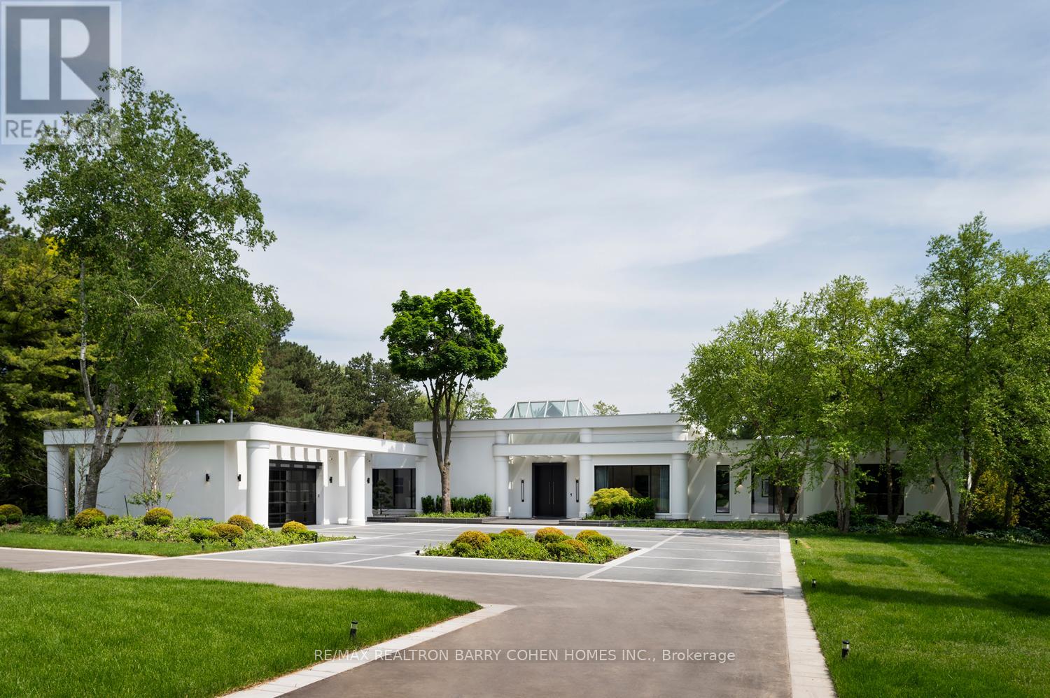 45 Park Lane Cir, Toronto, ON M3C 2N3