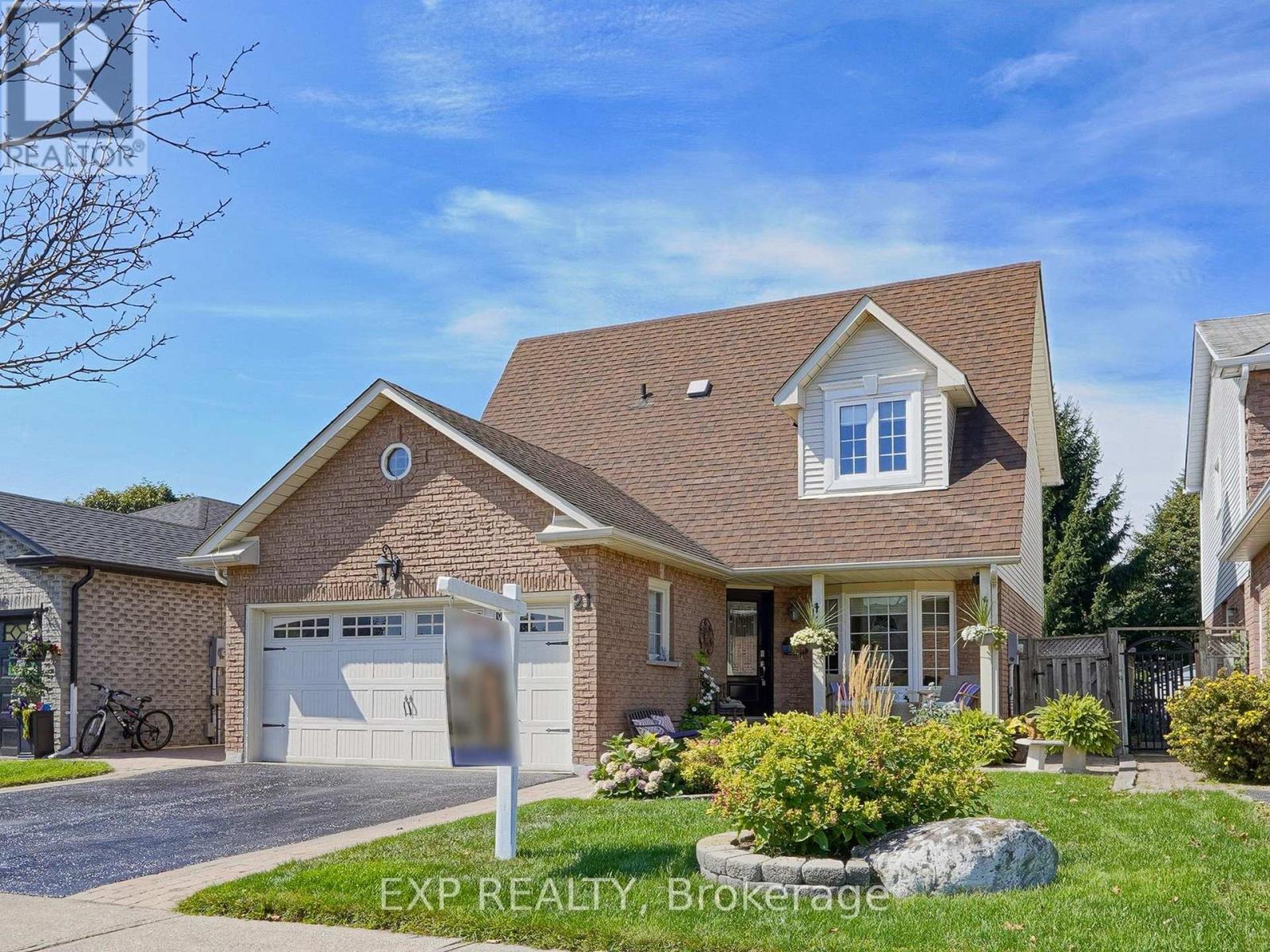 21 Lyndale Cres, Clarington Courtice, ON L1E 1W3