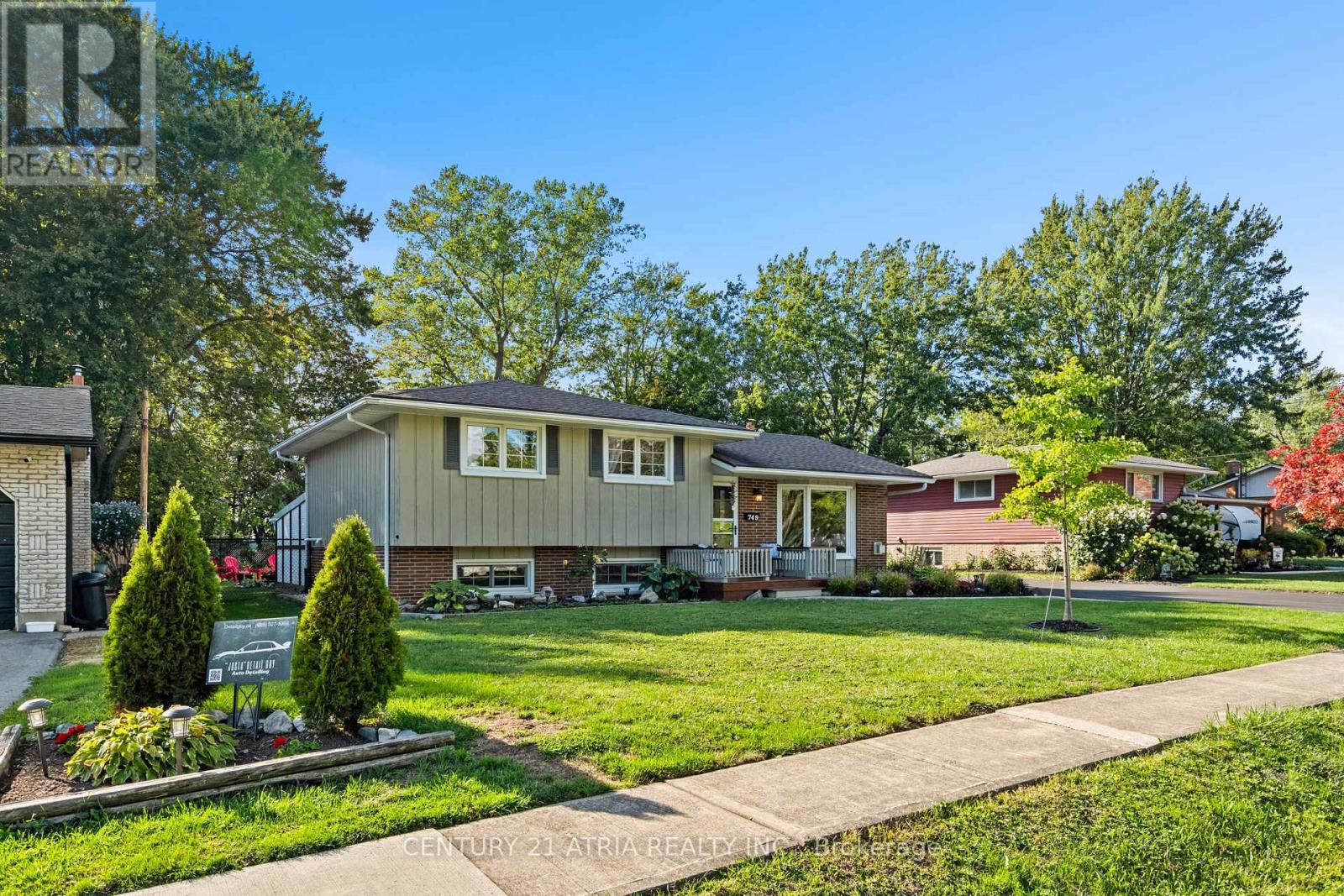 749 Ferndale Ave, Fort Erie, ON L2A 5E1