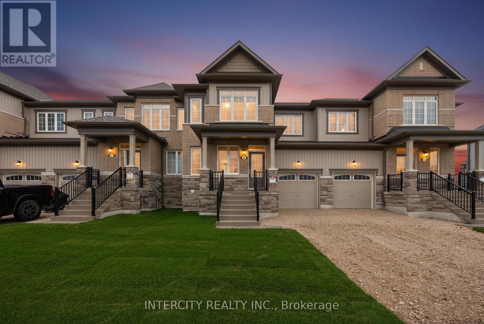 15 Avalon Dr, Wasaga Beach, ON L9R 0M2