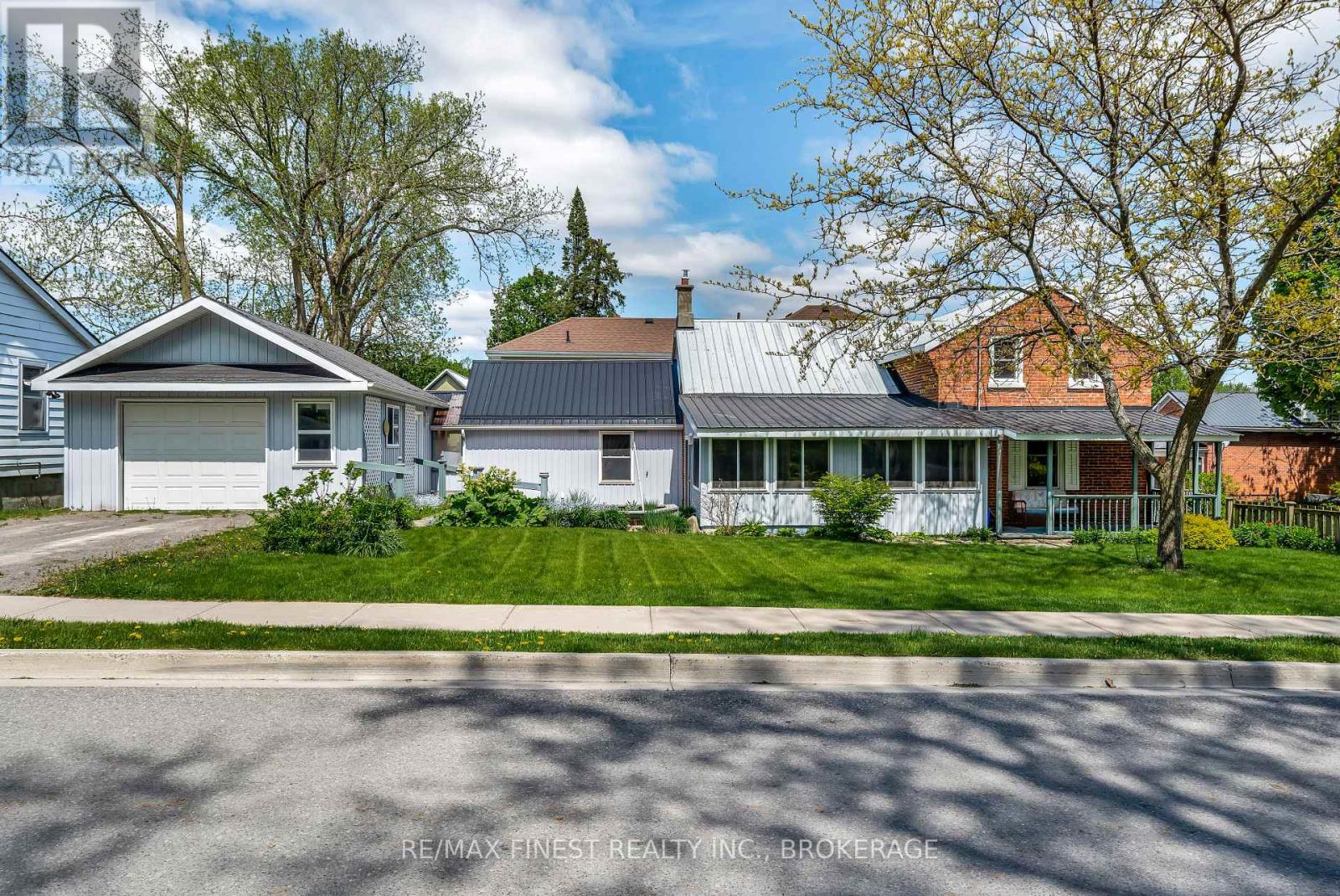 8 Catherine St, Prince Edward County Picton Ward, ON K0K 2T0