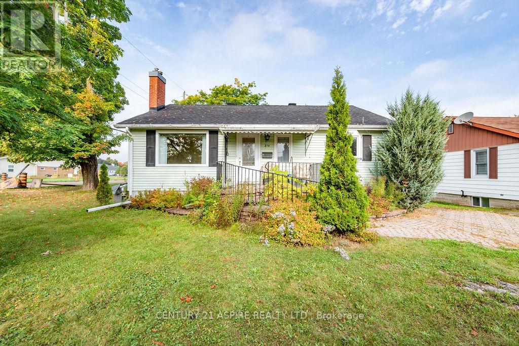 214 Munroe Ave E, Renfrew, ON K7V 3K5