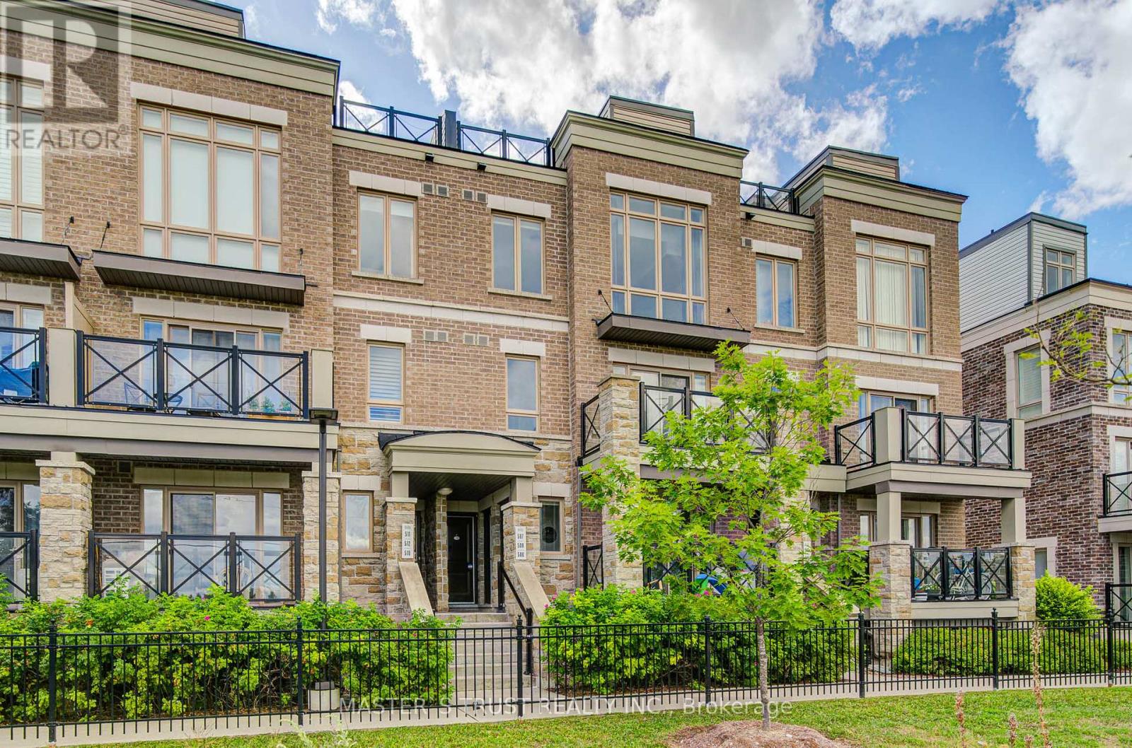 507 30 Dunsheath Way, Markham, ON L6B 1N3