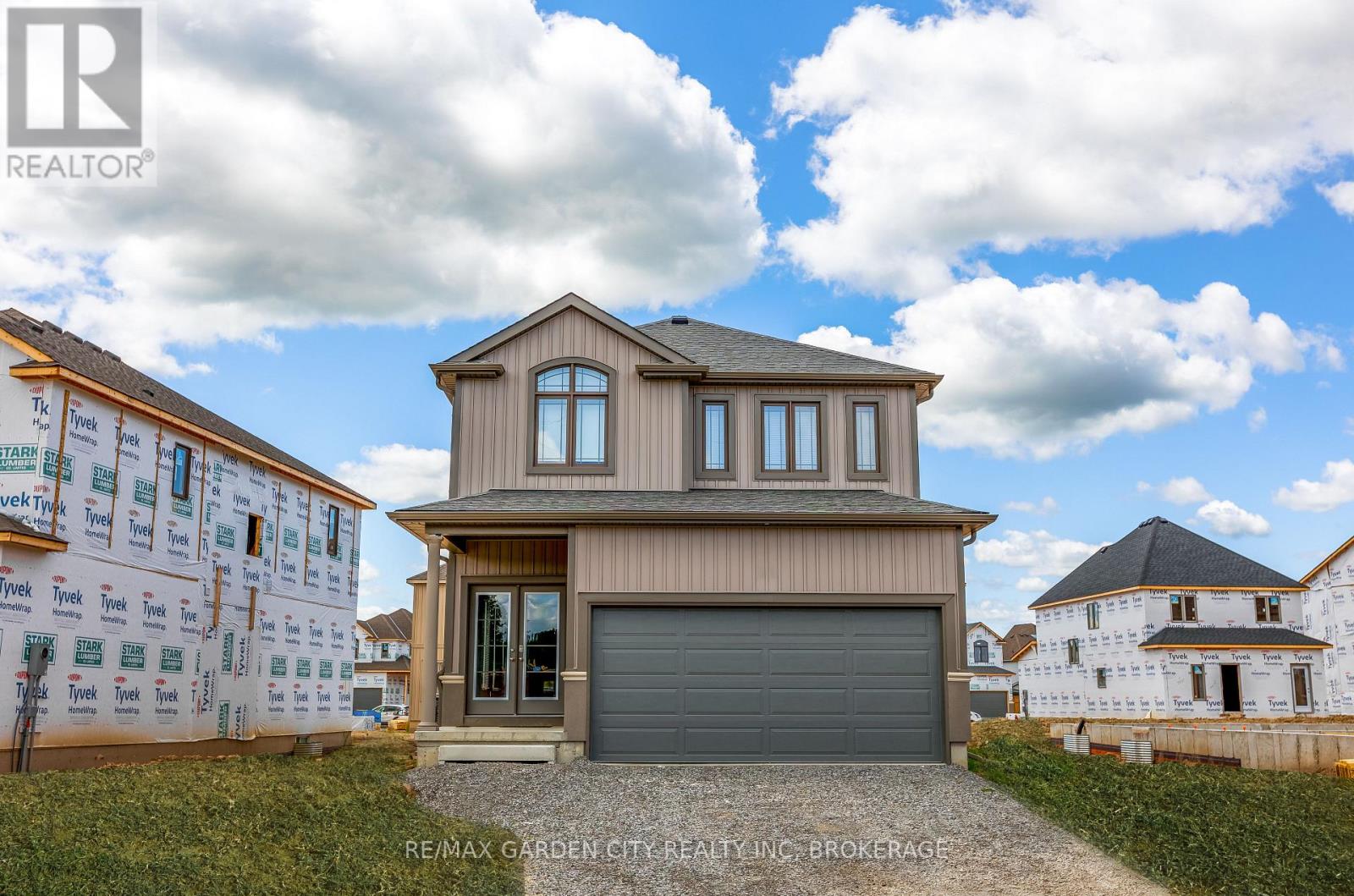 33 Bounty Ave, Thorold, ON L2V 0H3