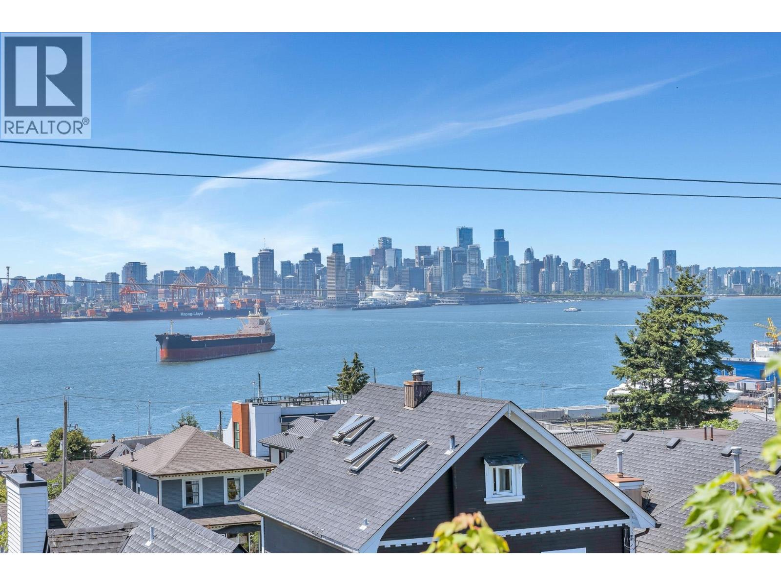 245 St Davids Avenue Unit 404, North Vancouver, BC V7L 3N9