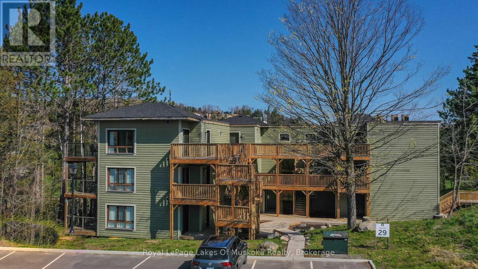 301 29 Deerhurst Tennisview Dr, Huntsville, ON P1H 1A9