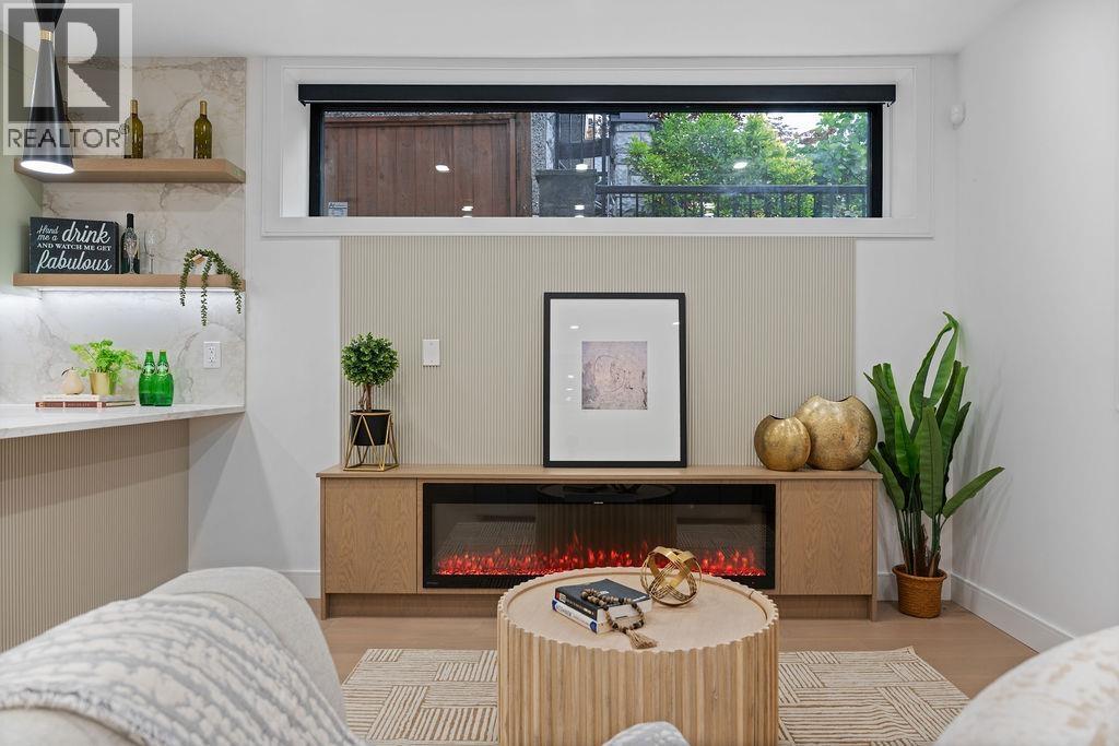 2282 E 8th Avenue Unit 2, Vancouver, BC V5N 1V5