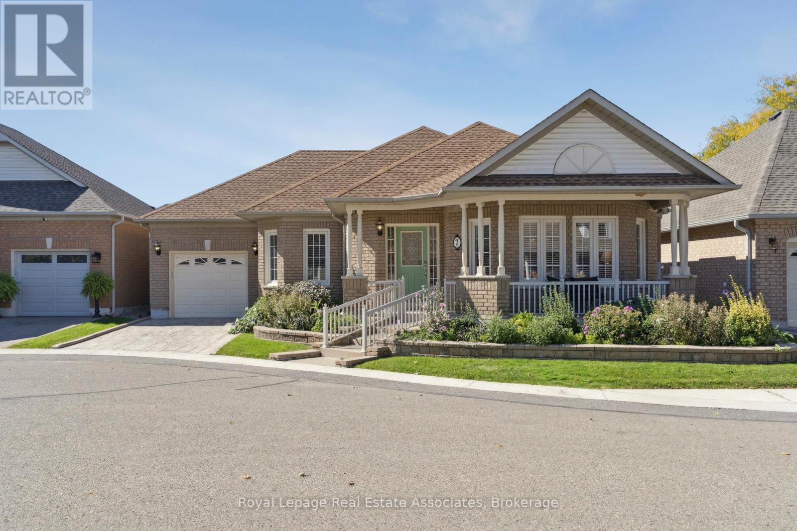7 Powder Mill Ct, Brampton, ON L6R 1W5