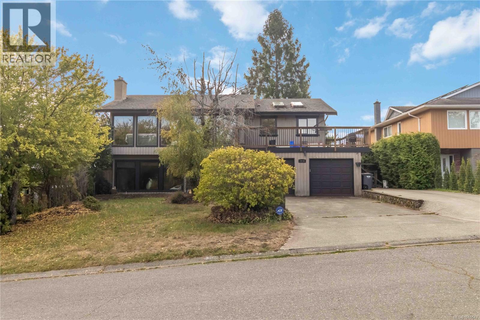 1619 Barksdale Dr, Saanich, BC V8N 5A8