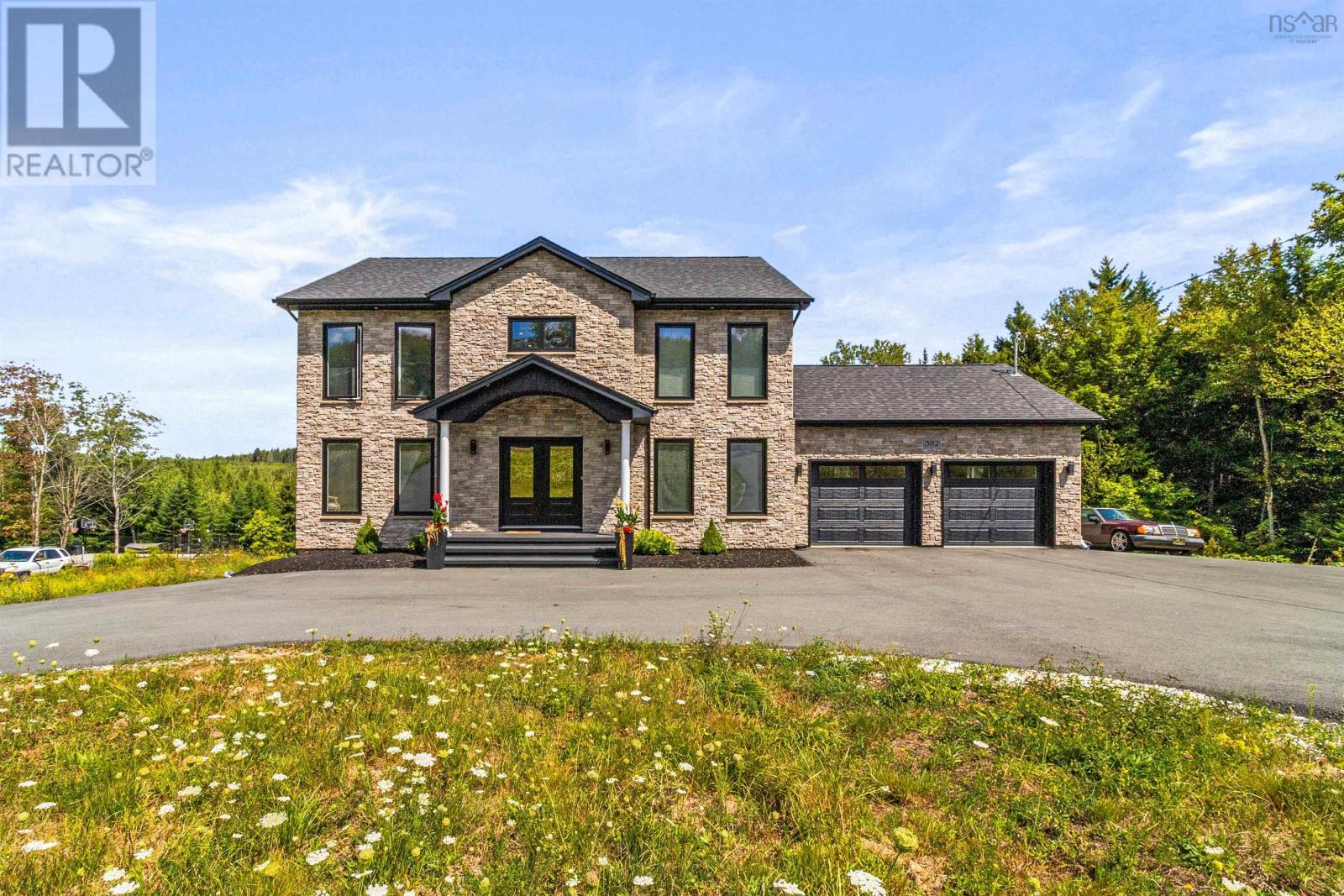 382 Galloway Dr, Beaver Bank, NS B4G 0C5