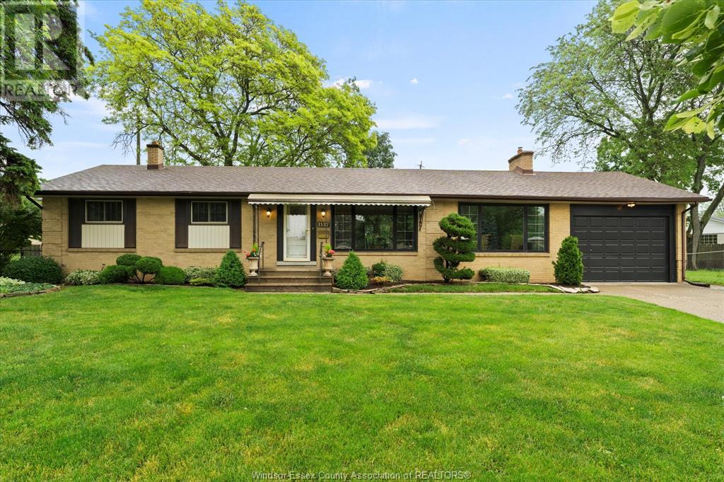 1537 Cherrylawn Cres, Windsor, ON N9E 1P3
