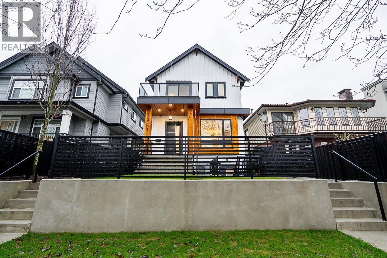 2753 Nanaimo Street Unit 1, Vancouver, BC V5N 5E9