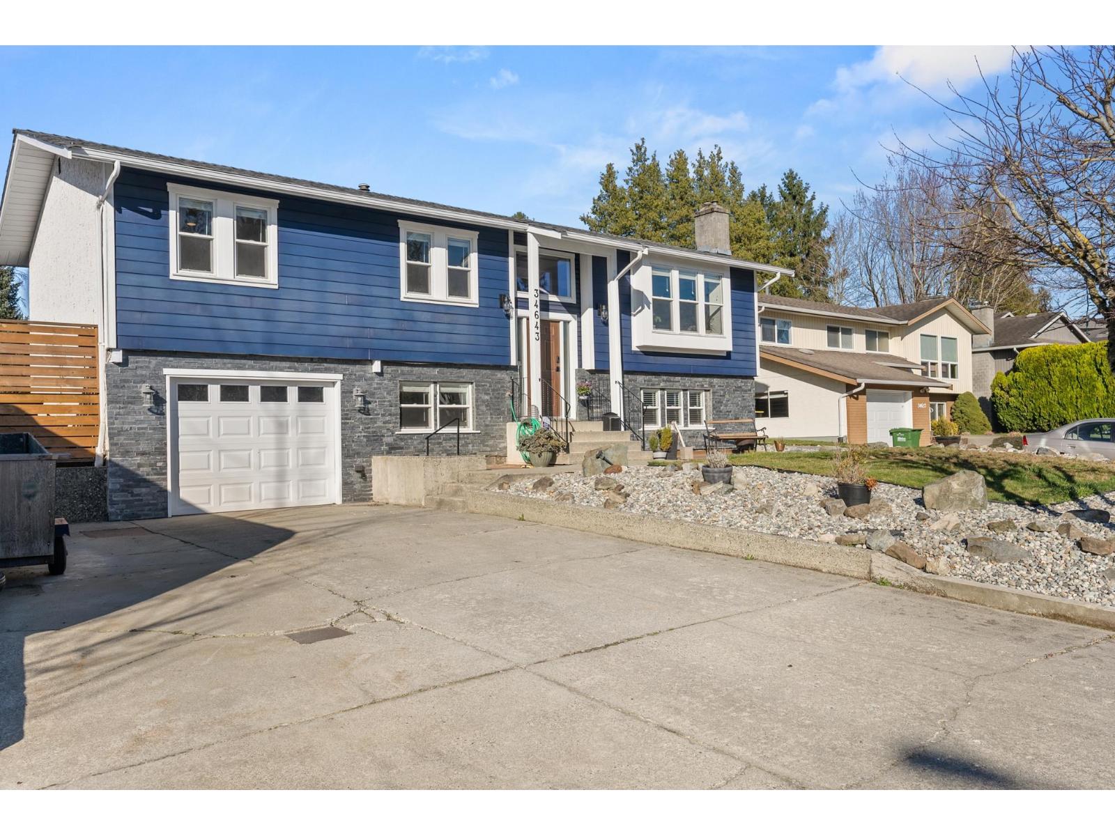 34643 St Matthews Way, Abbotsford, BC V2S 5L4