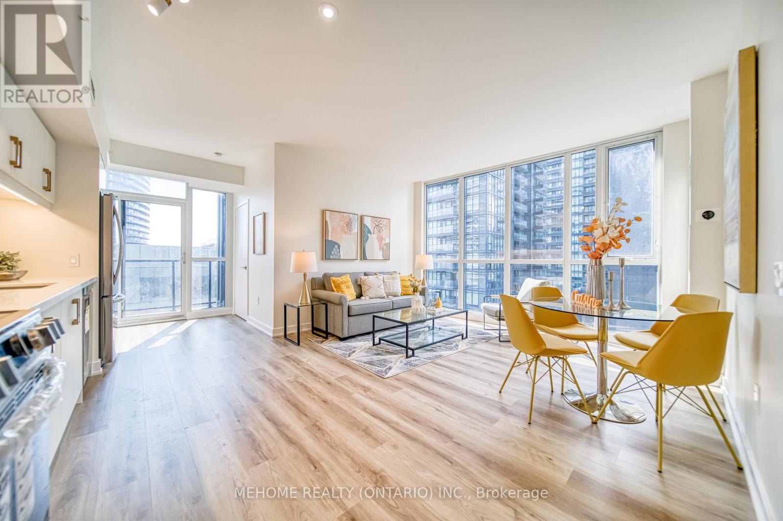 706 85 Queens Wharf Rd, Toronto, ON M5V 0J9