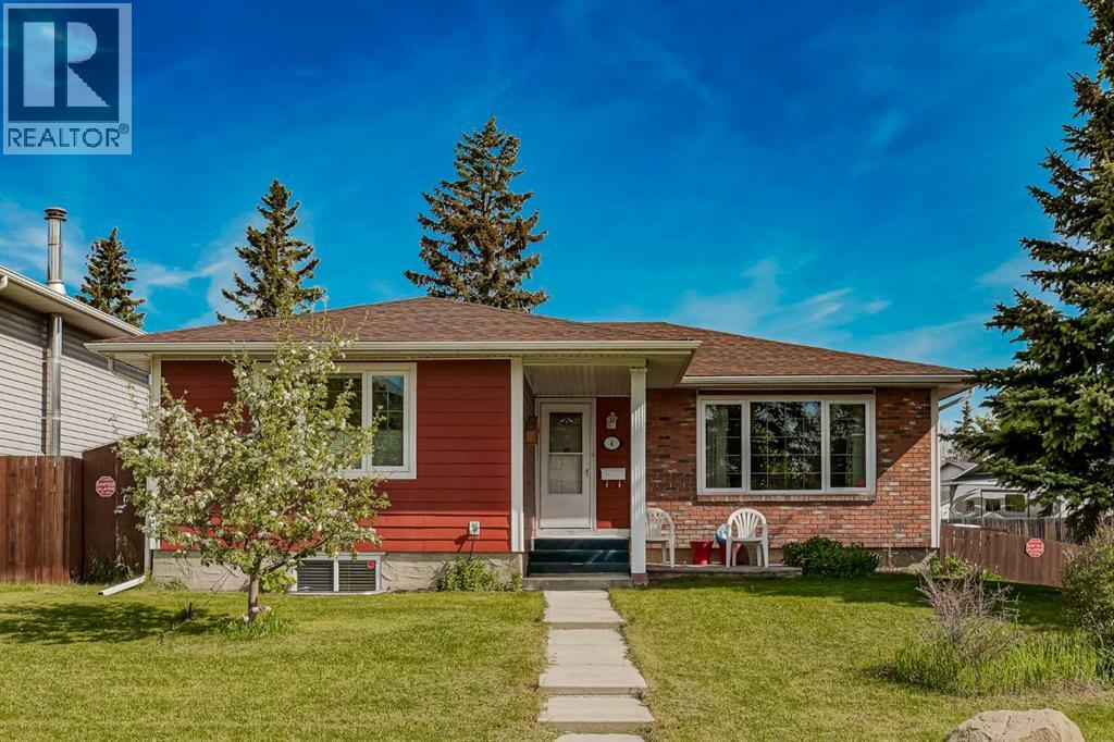 4 Whitefield Close NE, Calgary, AB T1Y 4X7