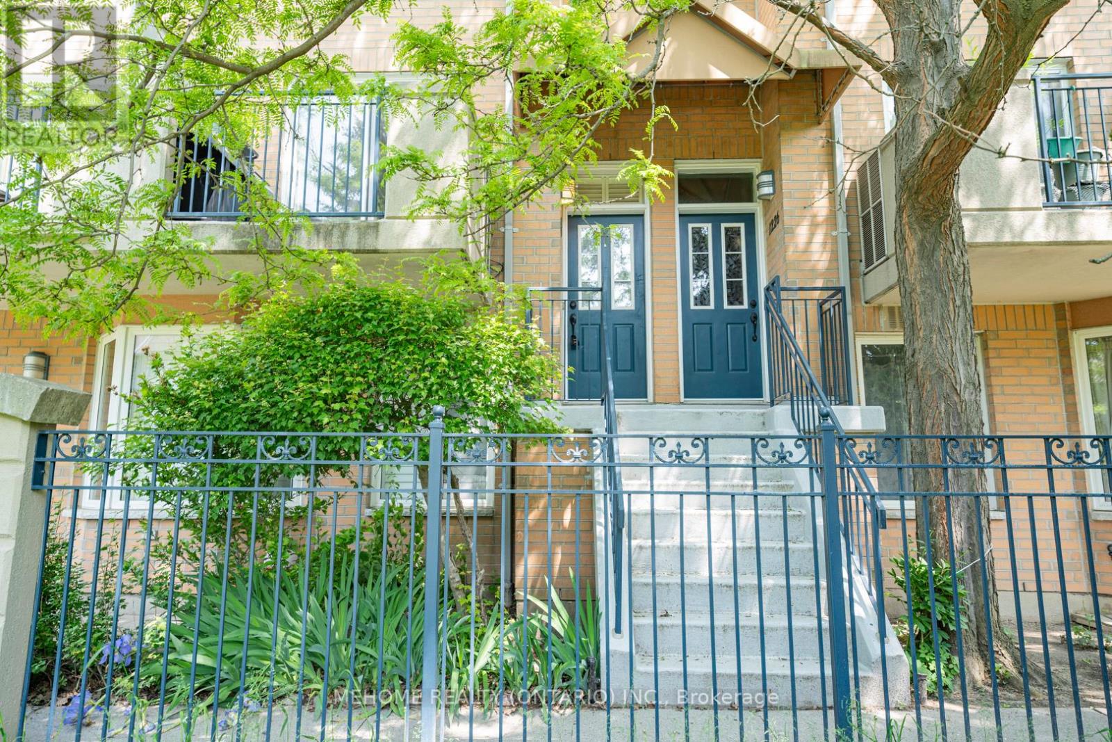 1227 28 Sommerset Way, Toronto, ON M2N 6W7