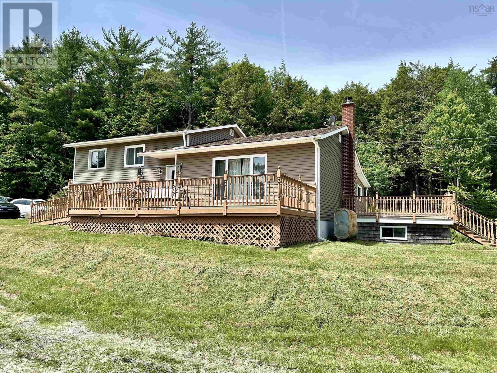 75 Tupper St, Milton, NS B0T 1P0