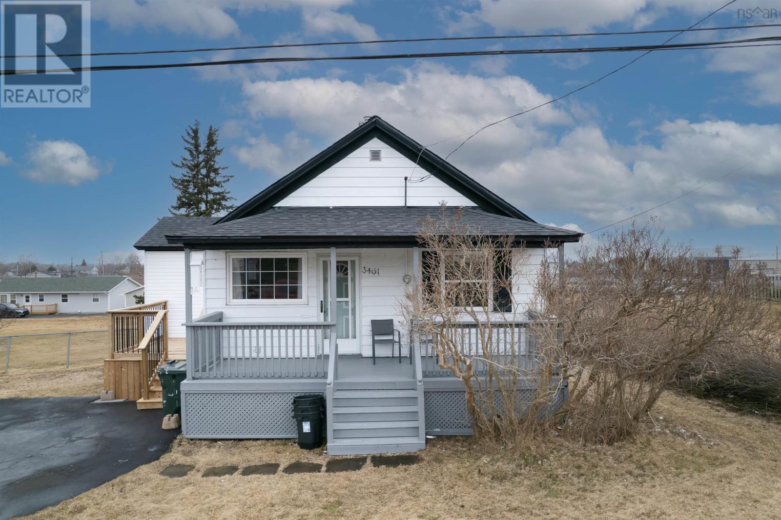 3461 Macleod Ave, New Waterford, NS B1H 1K5