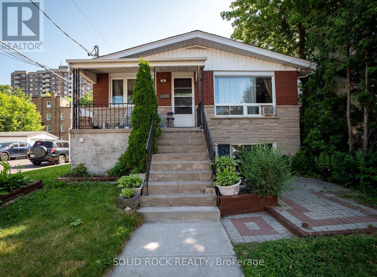 310 Patton St, Ottawa, ON K1L 6G4