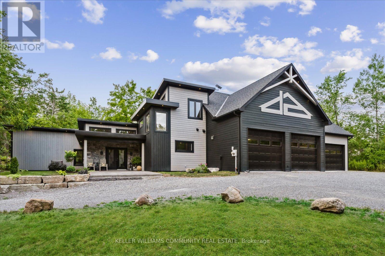 33 Laplantes Rd, Trent Lakes, ON K0L 1J0