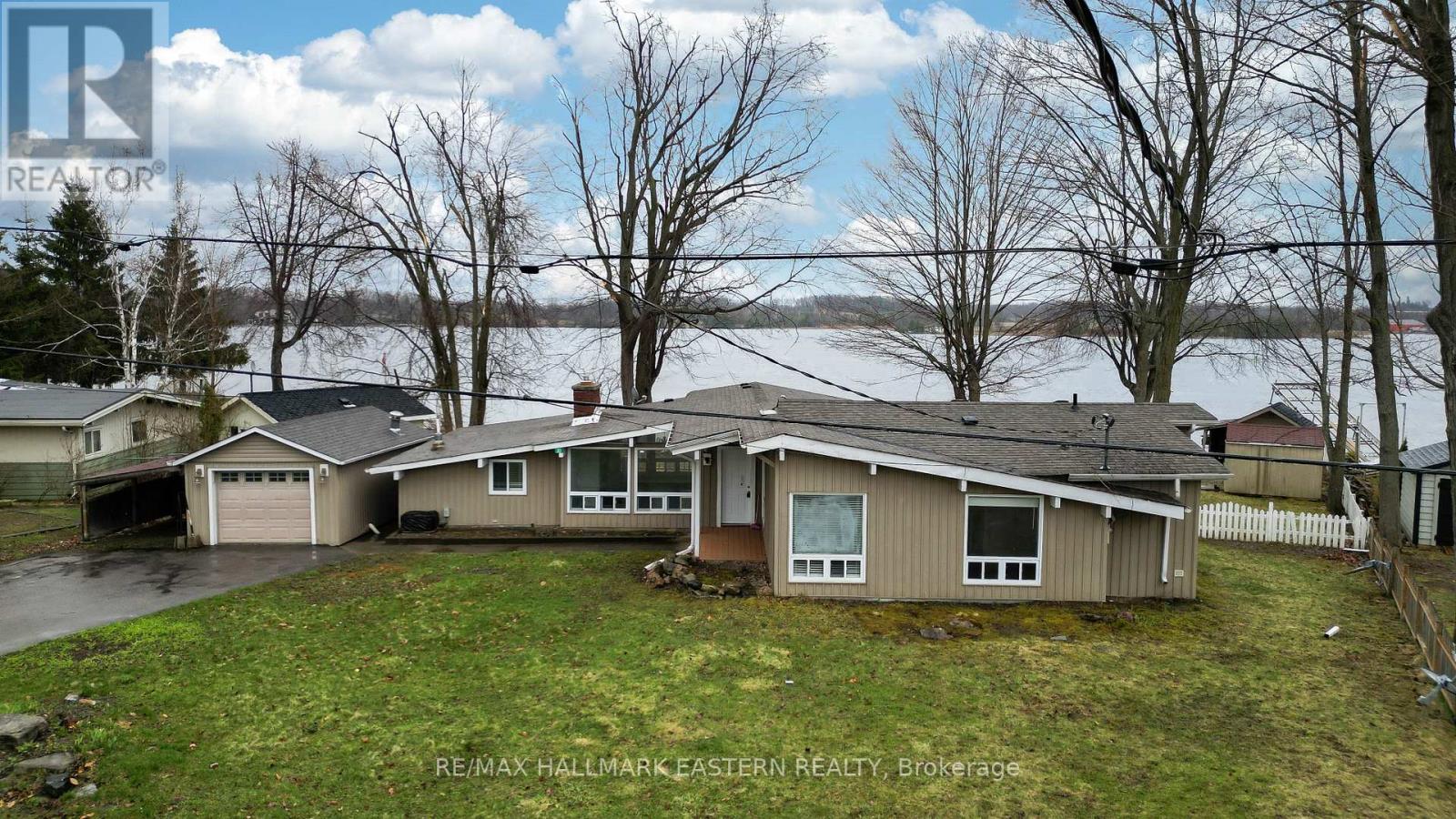 30 Edgewater Dr, Selwyn, ON K0L 1T0