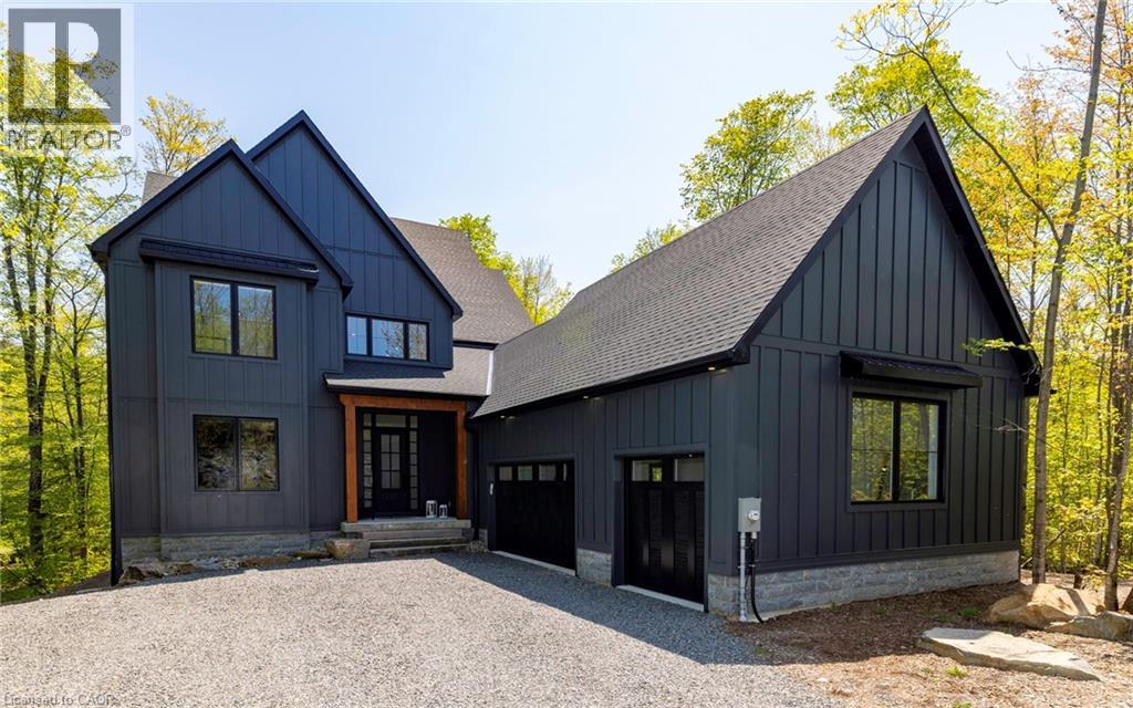 14 St Georges Ct, Huntsville, ON P1H 1A5