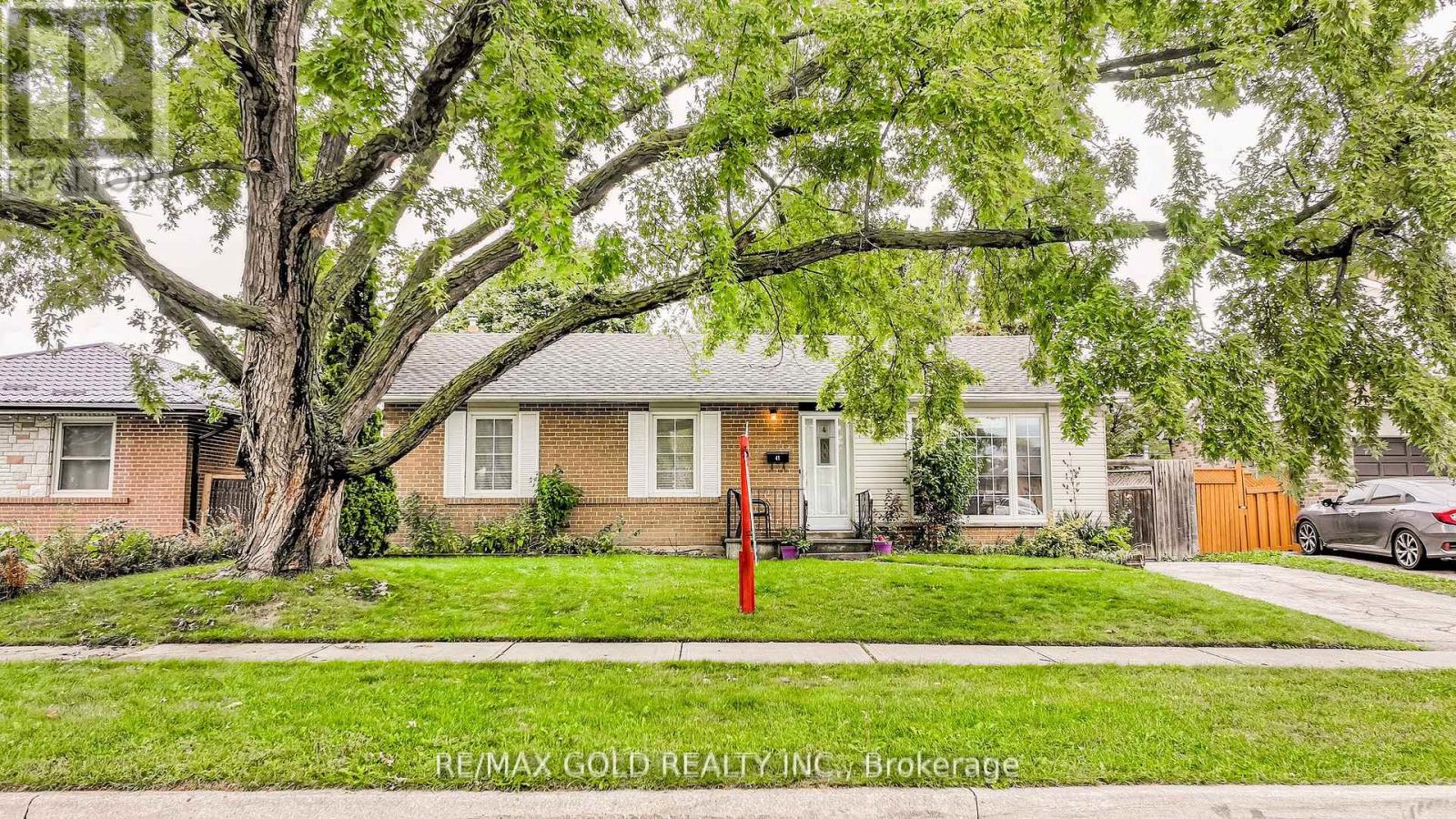 41 Aberdeen Cres, Brampton, ON L6T 2P8