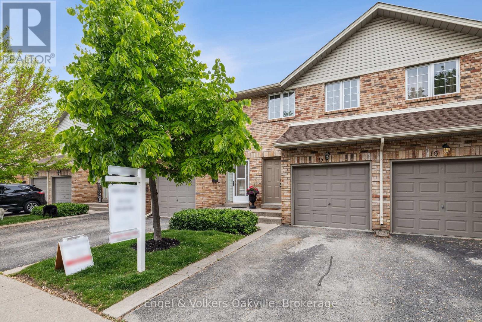 15 2015 Cleaver Ave, Burlington, ON L7M 4J7