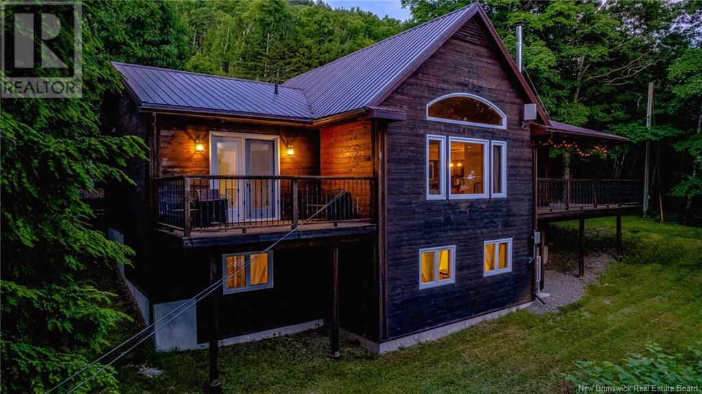 176 Hills Point Rd, Oak Bay, NB E3L 4J7