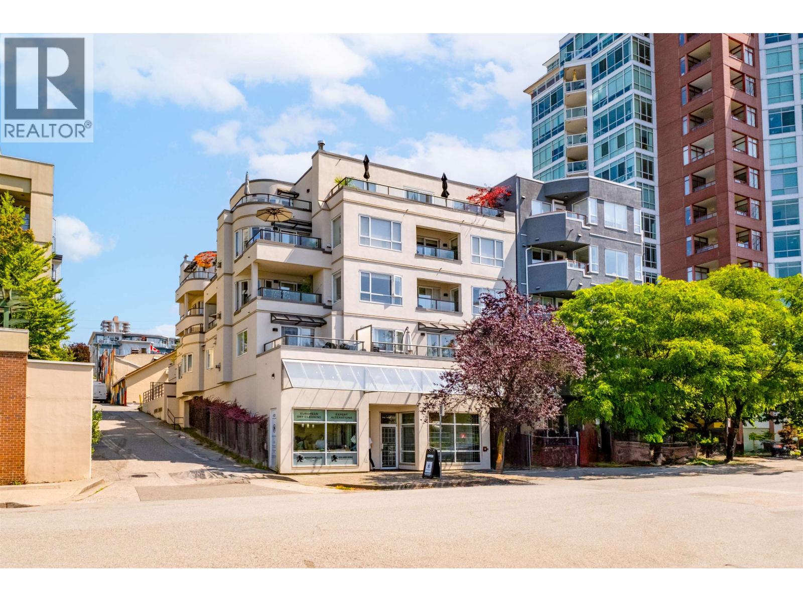 118 E 2nd Street Unit 403, North Vancouver, BC V7L 1C3