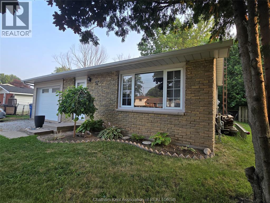 57 Lisgar St, Chatham-Kent, ON N0P 2C0
