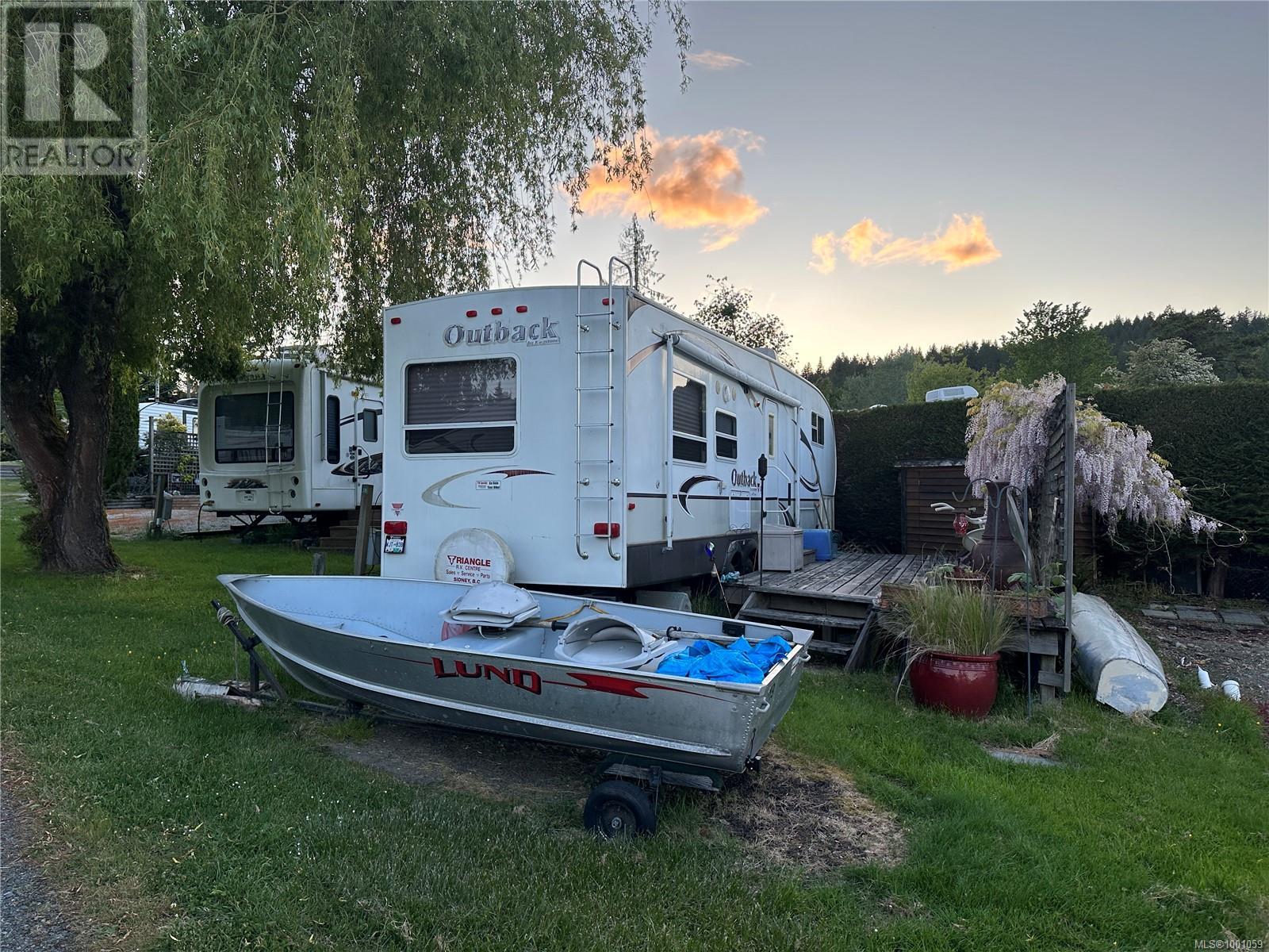 171 Tripp Rd Unit 19 Rd, Salt Spring, BC V8K 1K5