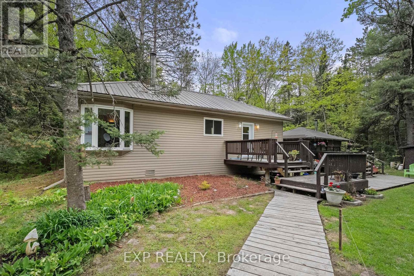 6566 Pioneer Village Ln, Ramara, ON L0K 1W0