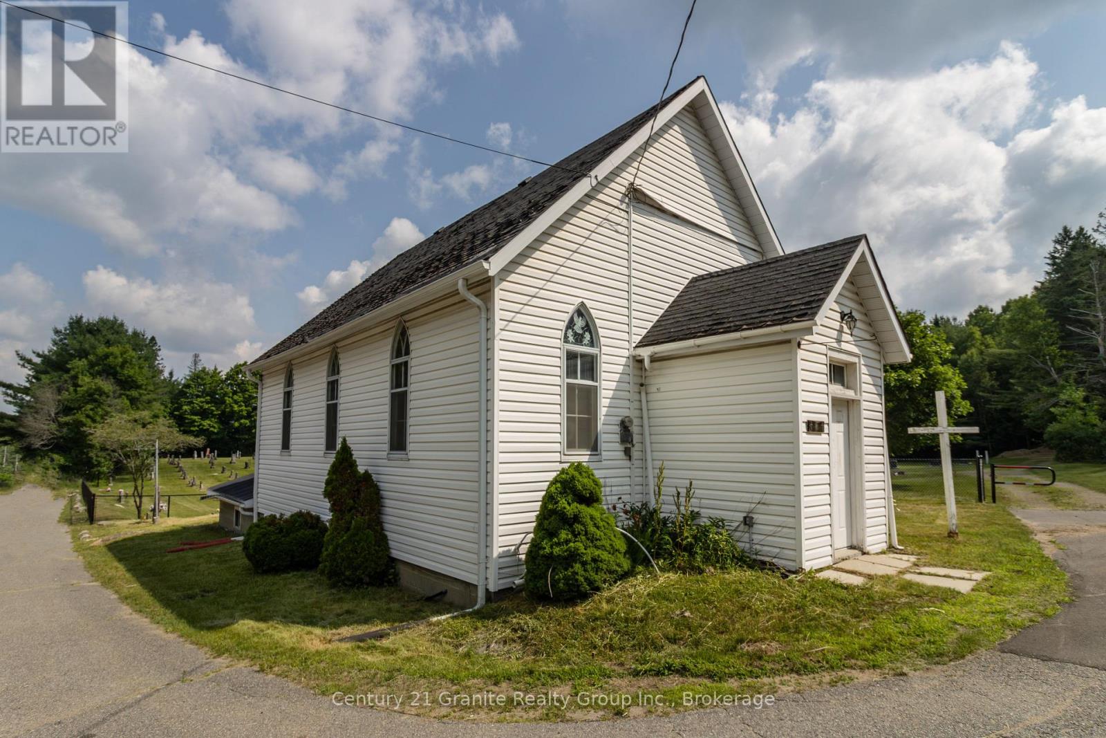 10961 Highway 118, Algonquin Highlands, ON K0M 1J1