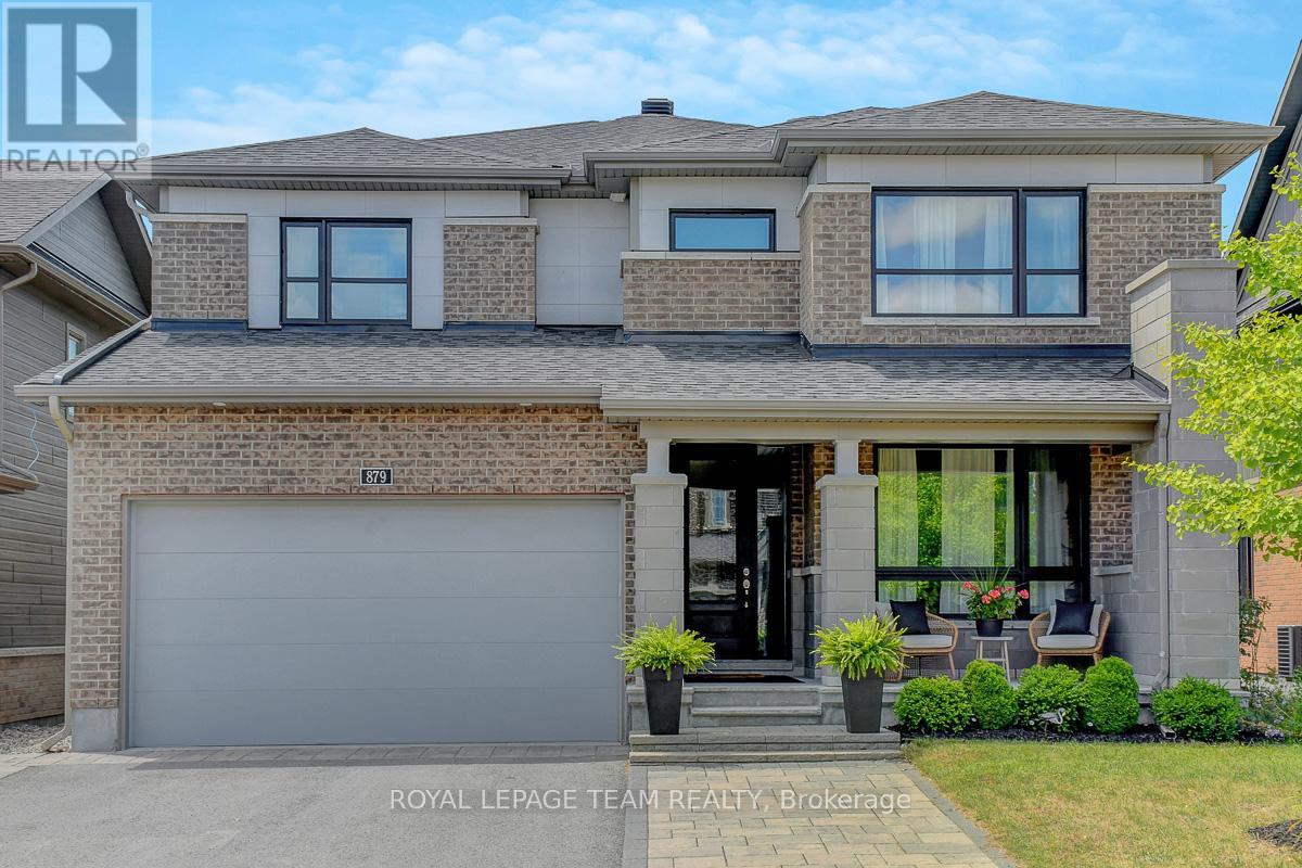 879 Percival Cres, Ottawa, ON K4M 1J8