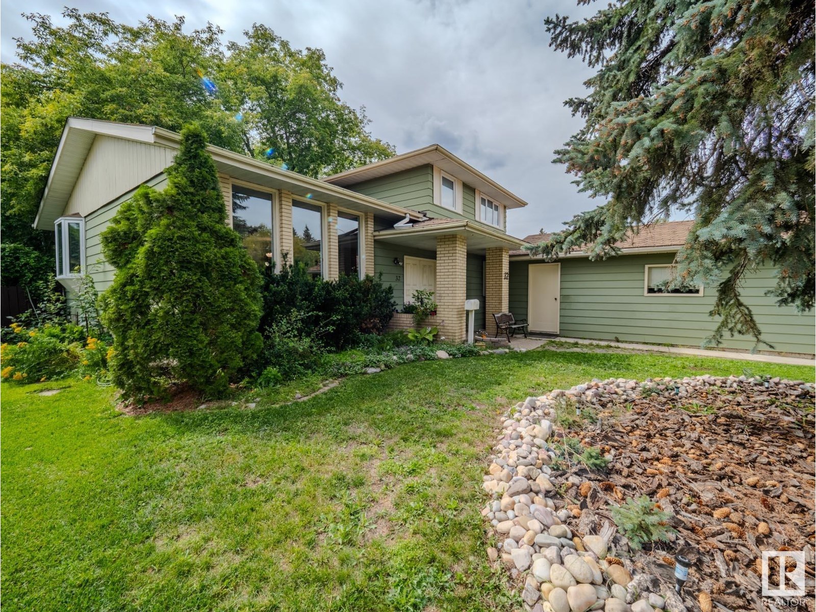 32 Garfield Cr, Sherwood Park, AB T8A 3L7