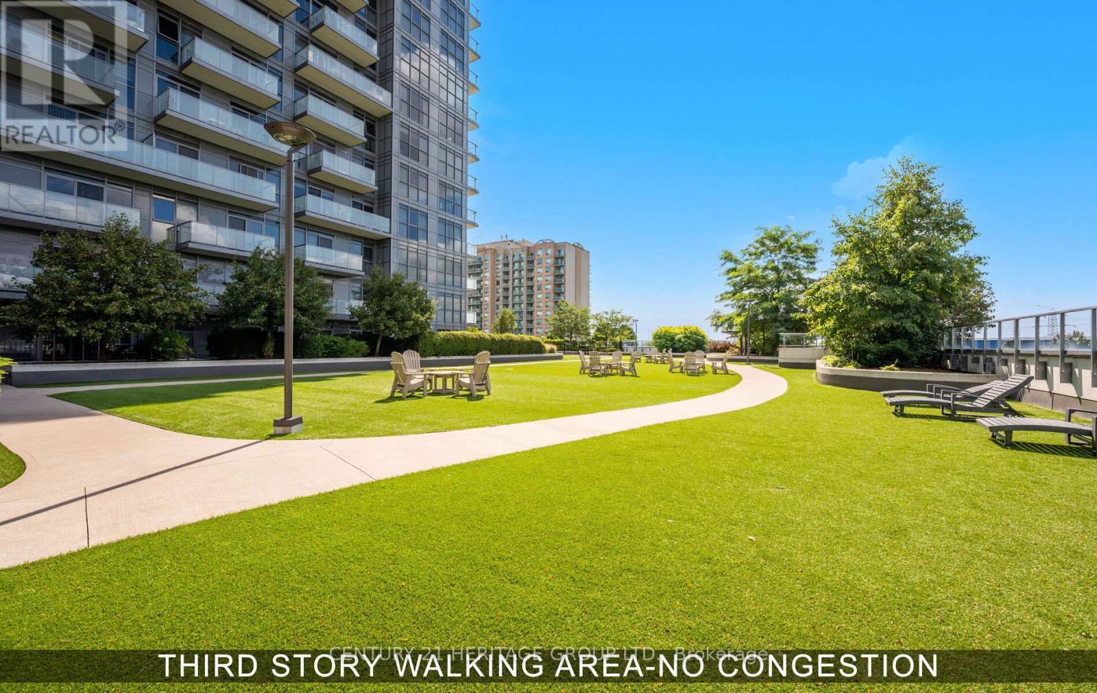 406 65 Oneida Cres, Richmond Hill, ON L4B 4T9