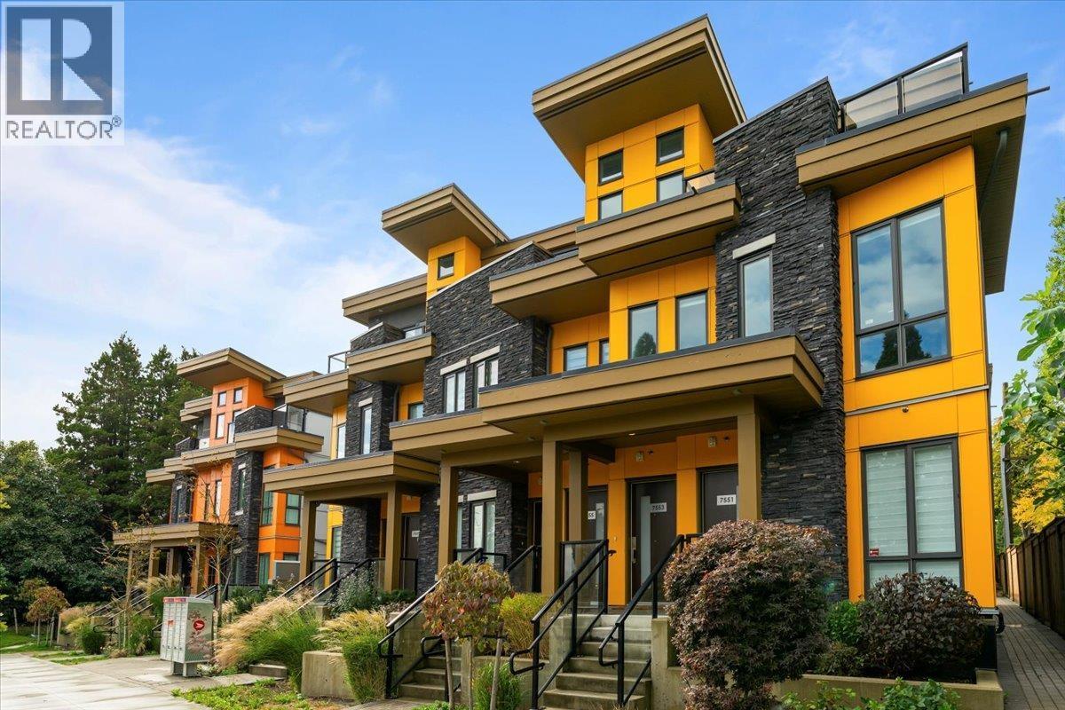 7553 Oak St, Vancouver, BC V6P 4A4