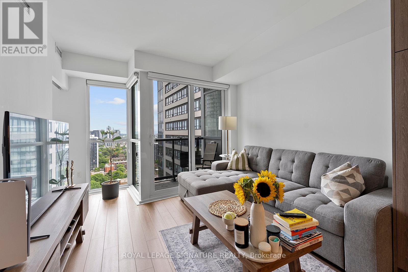 2501 77 Mutual St, Toronto, ON M5B 2A9